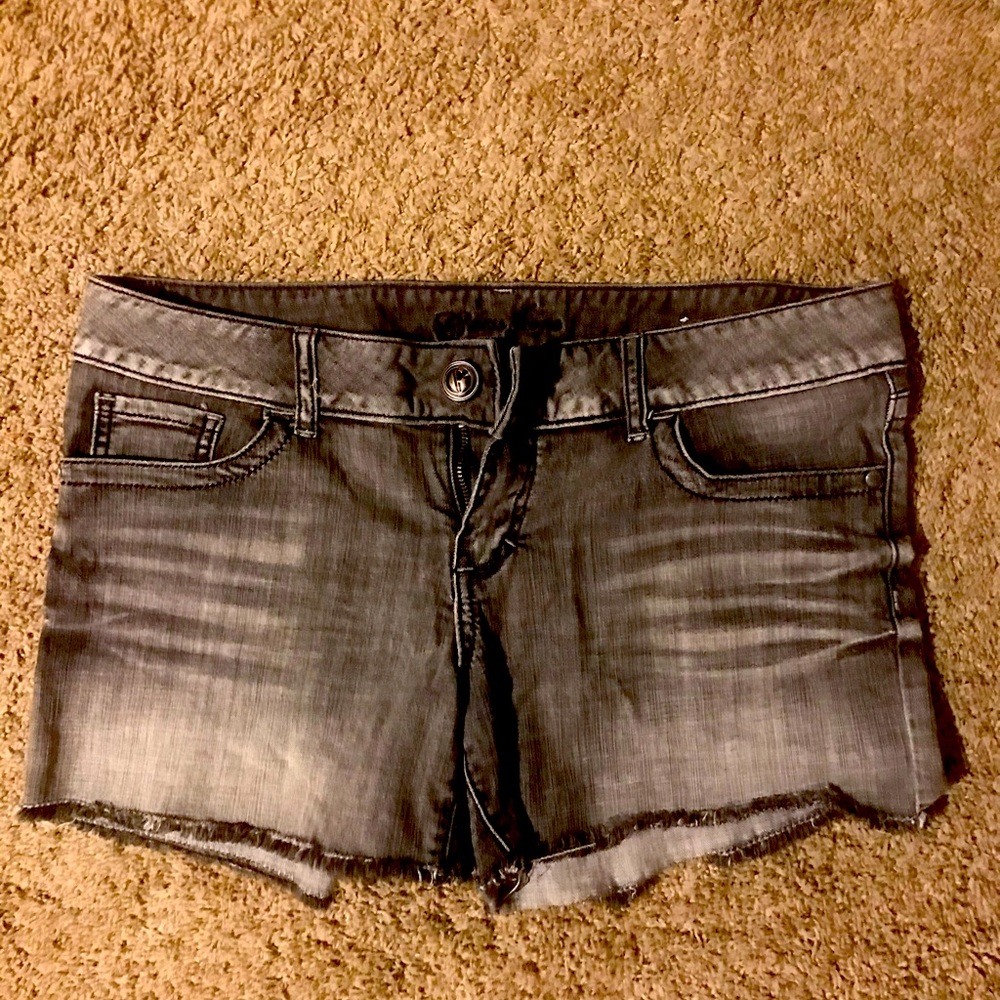 Black Guess jean shorts size 31